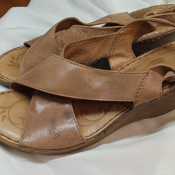 Born women's leather tan sandal wedge size 9 - Picture 3 of 7